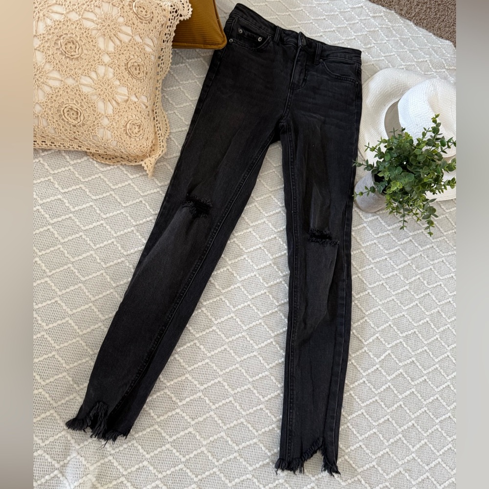 🖤 Wild Fable Black Denim Distressed Jeans, 00